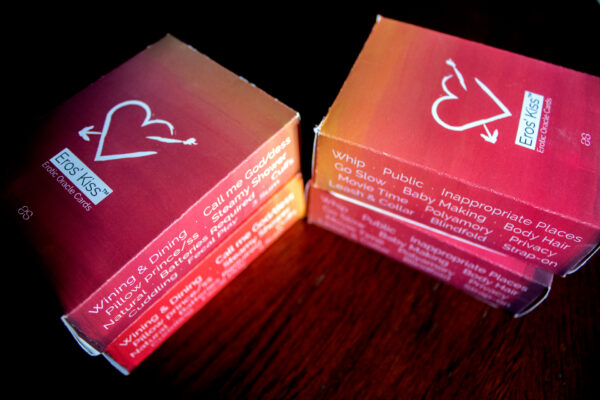 Eros Kiss Oracle Cards Descriptive Box